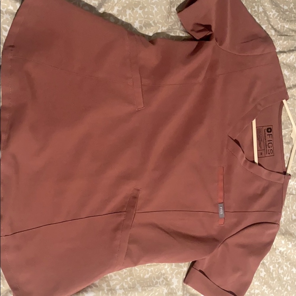 Figs Women Zamora Jogger Pants & Mauve Tapered Top